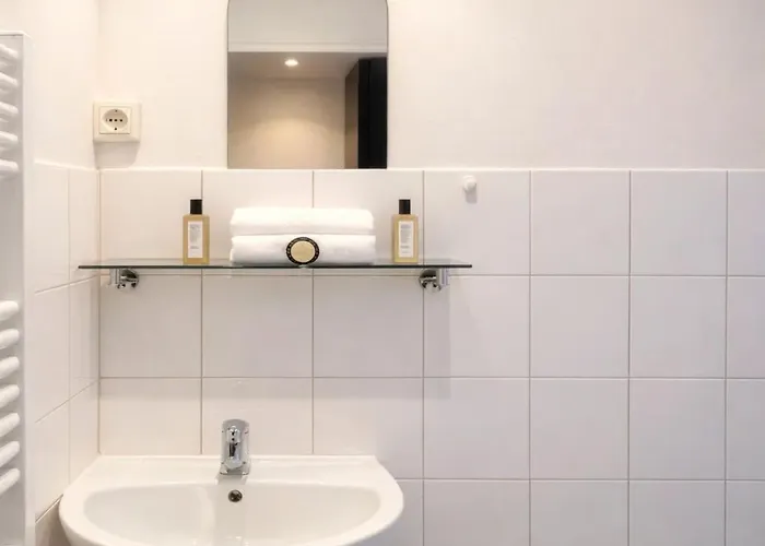 Montparnasse Apartment *